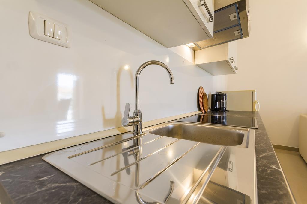 Apartments Gloria Ližnjan Екстериор снимка