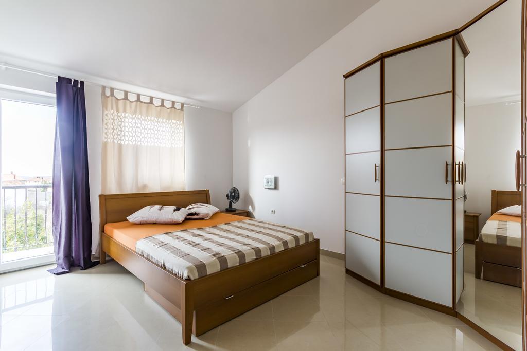 Apartments Gloria Ližnjan Екстериор снимка