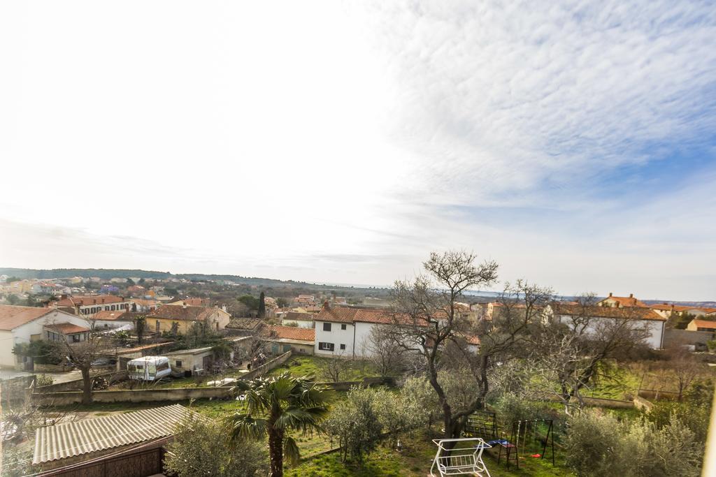 Apartments Gloria Ližnjan Екстериор снимка