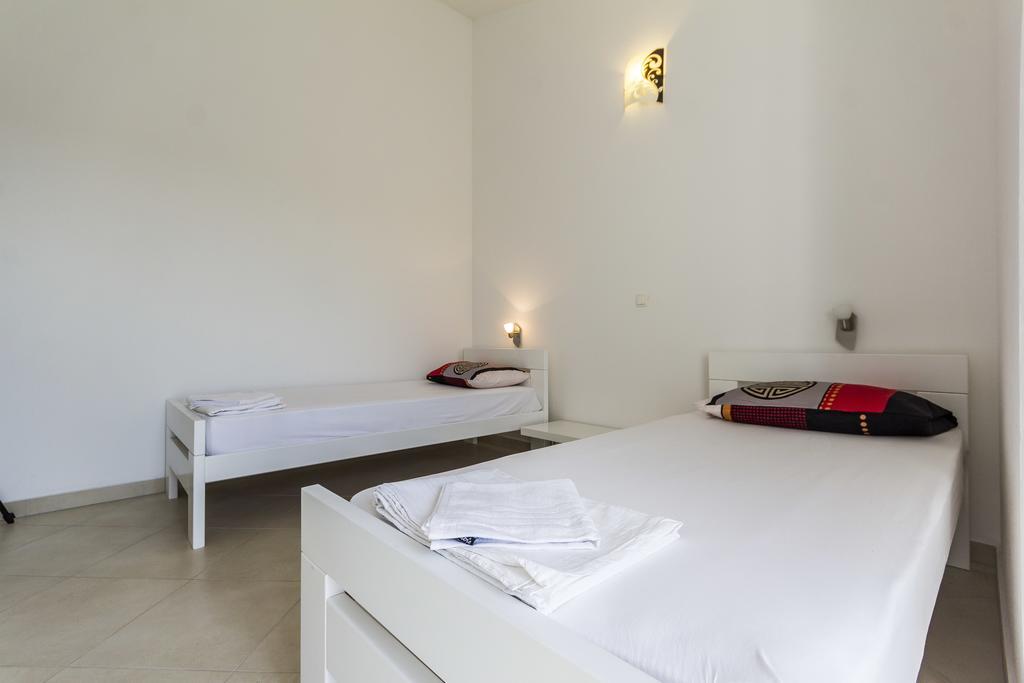 Apartments Gloria Ližnjan Екстериор снимка
