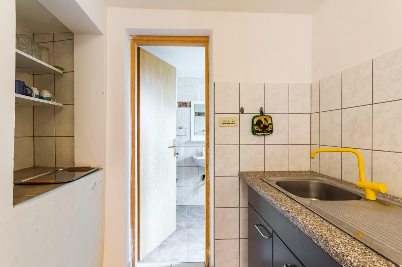 Apartments Gloria Ližnjan Екстериор снимка